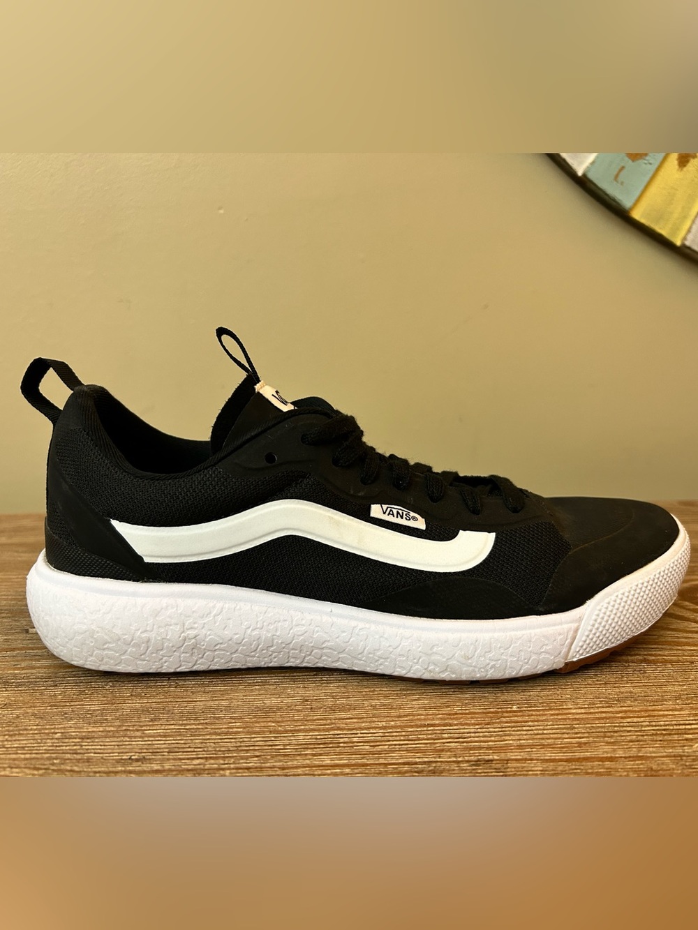 VANS Unisex ULTRARANGE EXO Athletic Sneakers Size- Men’s 6 / Women’s 7.5